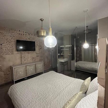 Love Room Mille Et Une Nuits 纳博讷 外观 照片