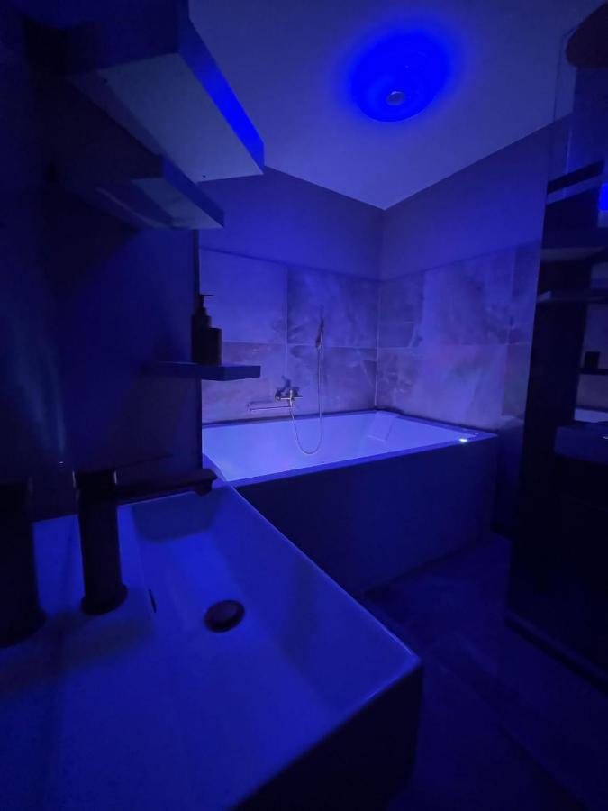 Love Room Mille Et Une Nuits 纳博讷 外观 照片